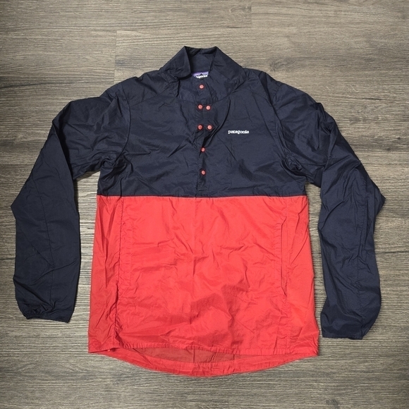 Patagonia Houdini Navy and Red Pullover - Picture 3 of 11